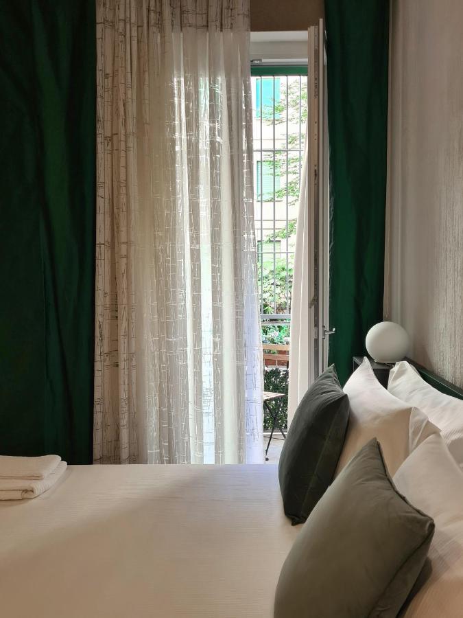 Serendipity Apartments - Montenapoleone ミラノ エクステリア 写真